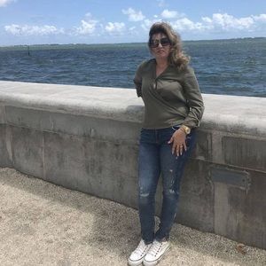 Meet your Posher, Arelys